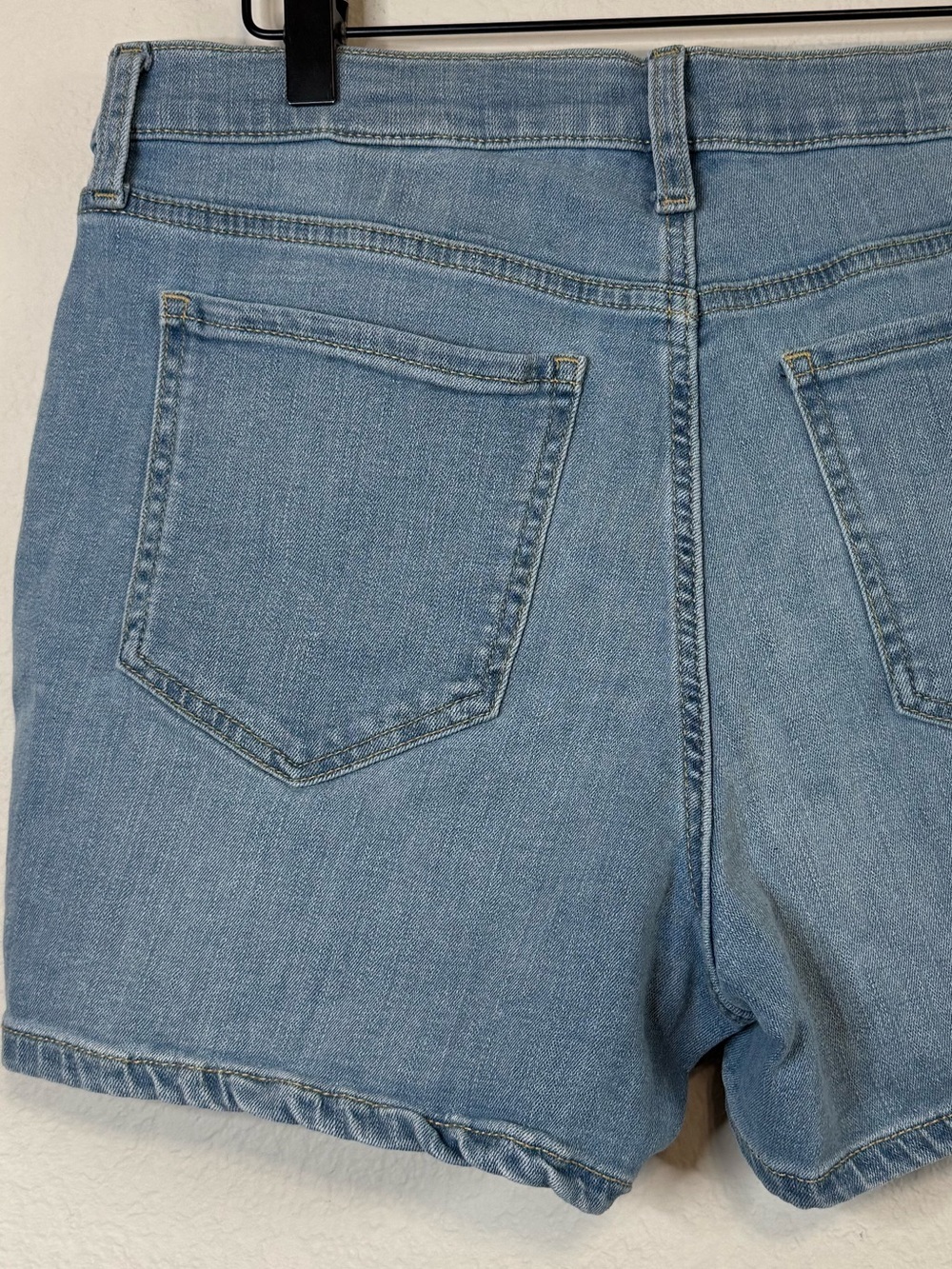Banana Republic High Rise Light Wash Denim Blue Jean 4” Shorts Size 30/10 - Picture 7 of 12